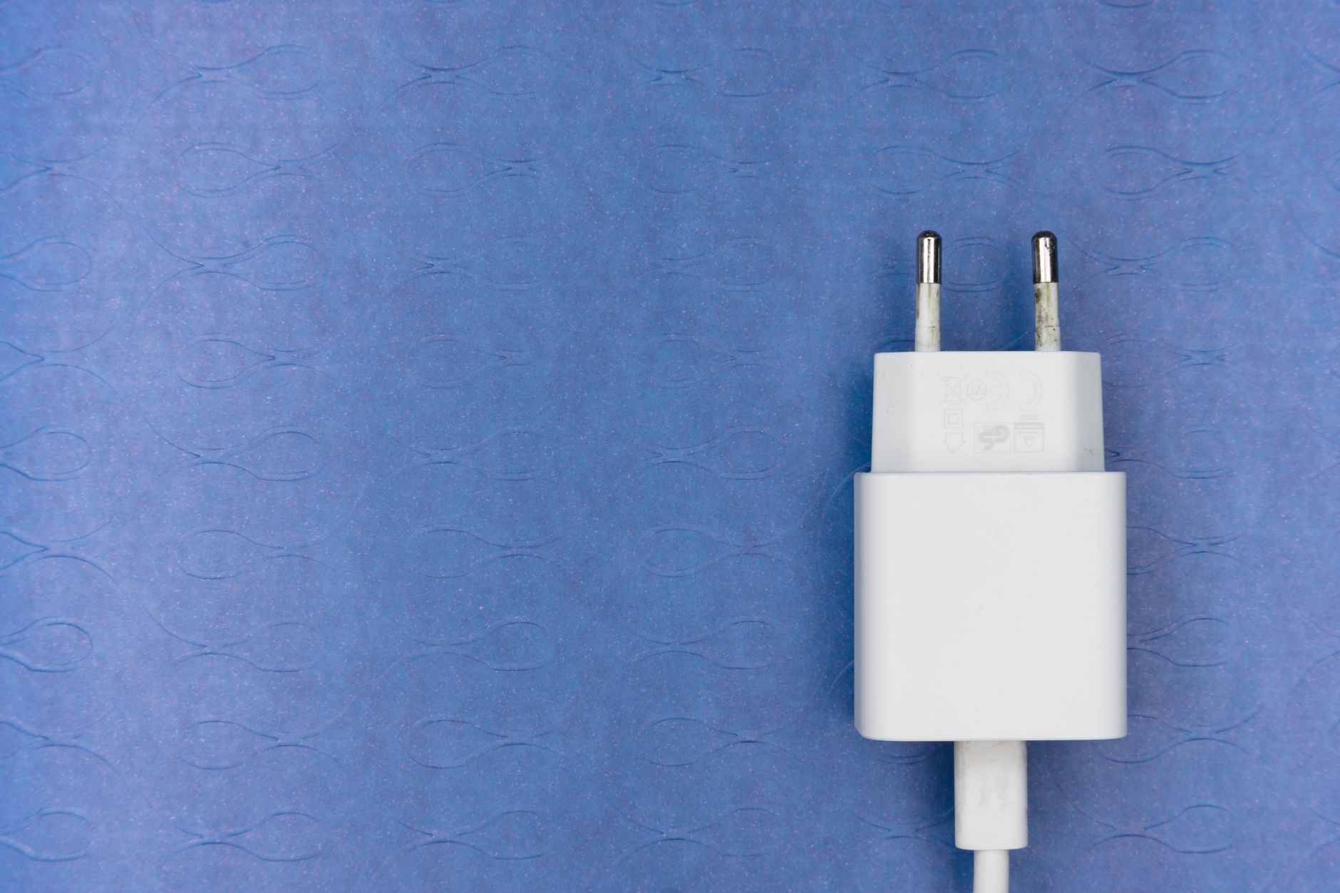 Tomada inteligente Wi-Fi instalada em residência de casa inteligente